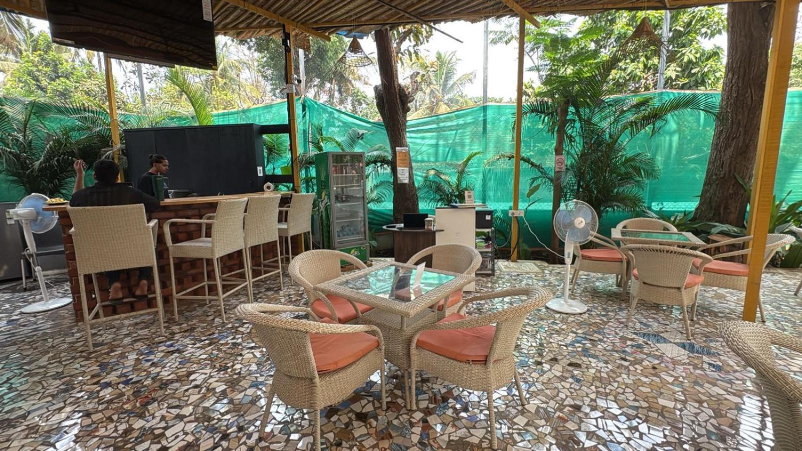 Simple Belle By Half Orangee With Swimming Pool ,near To -clubs - Hill For Corporate Bookings-summer Vacation!! Hostel *